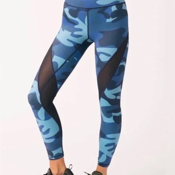ZYIA Blue Camo Light n Tights, 28” Full-Length, Mesh Inlays, High Compression - Picture 2 of 8
